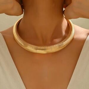 Elegant Gold-Tone Women's Necklace